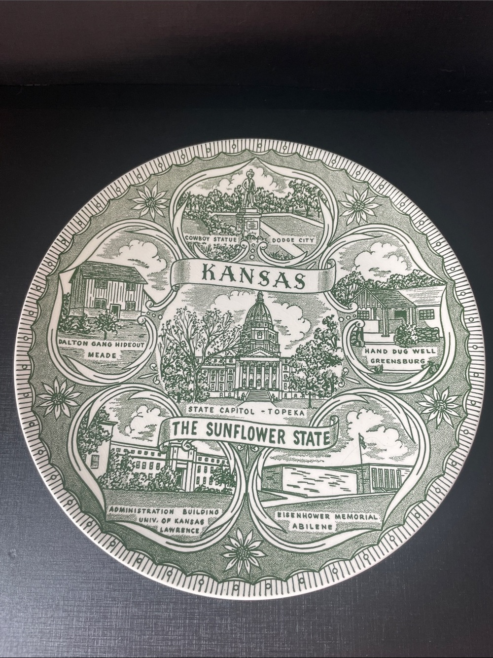 Vintage green Kansas the sunflower state plate 9.50”